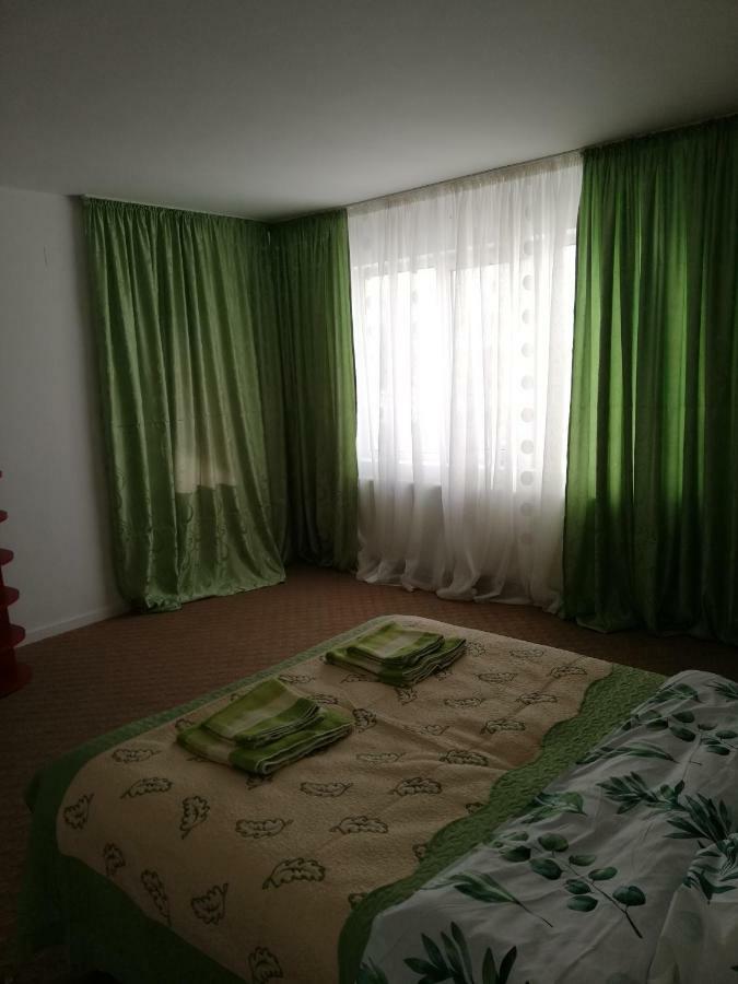 Pensiunea La Safari Târgu Neamț Buitenkant foto