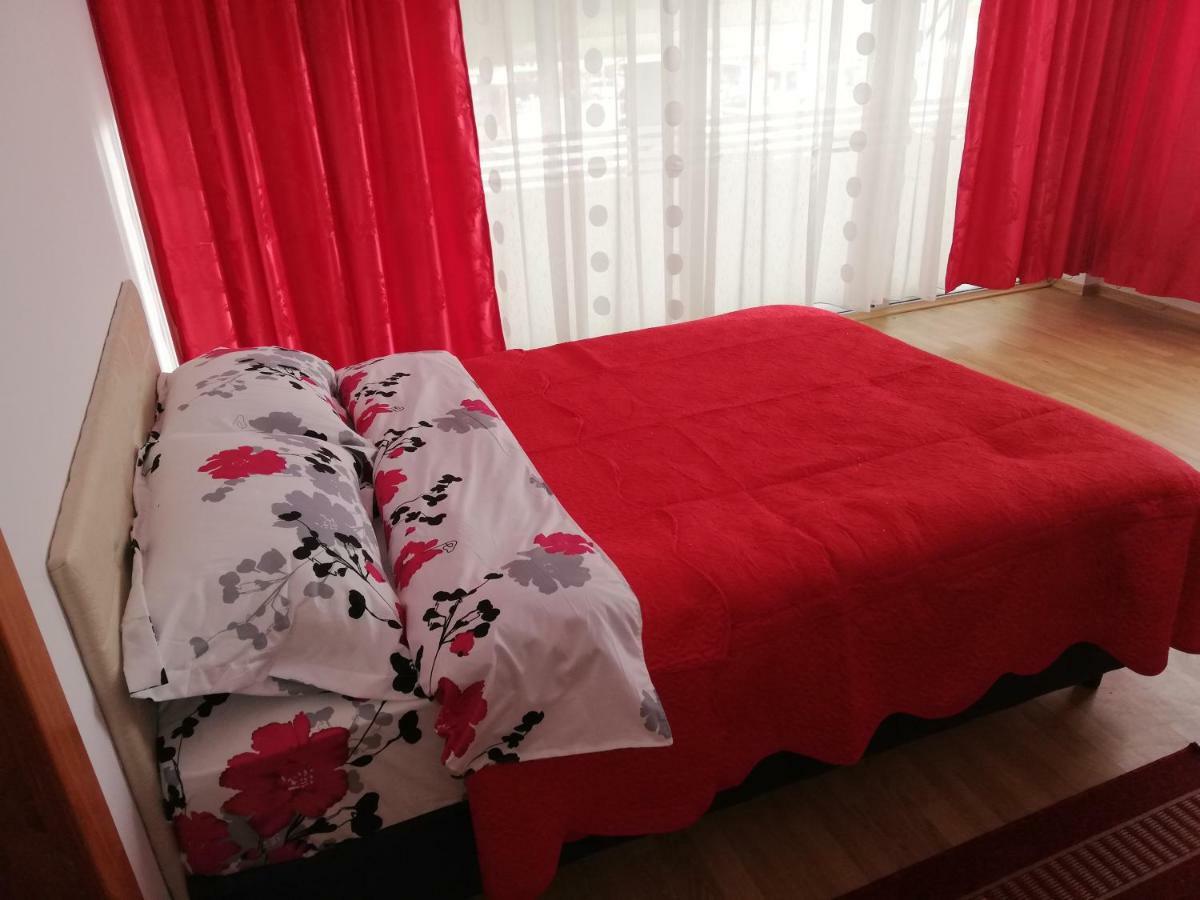 Pensiunea La Safari Târgu Neamț Buitenkant foto