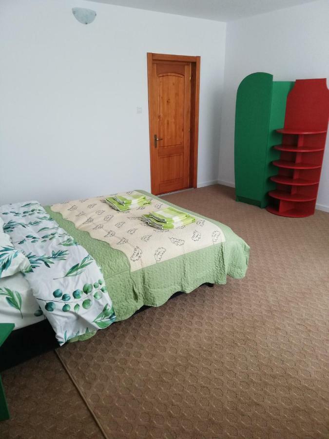 Pensiunea La Safari Târgu Neamț Buitenkant foto
