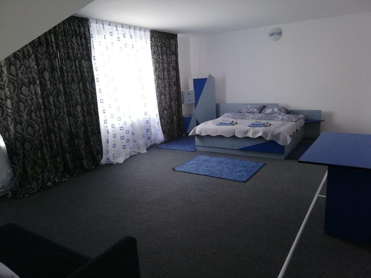 Pensiunea La Safari Târgu Neamț Buitenkant foto