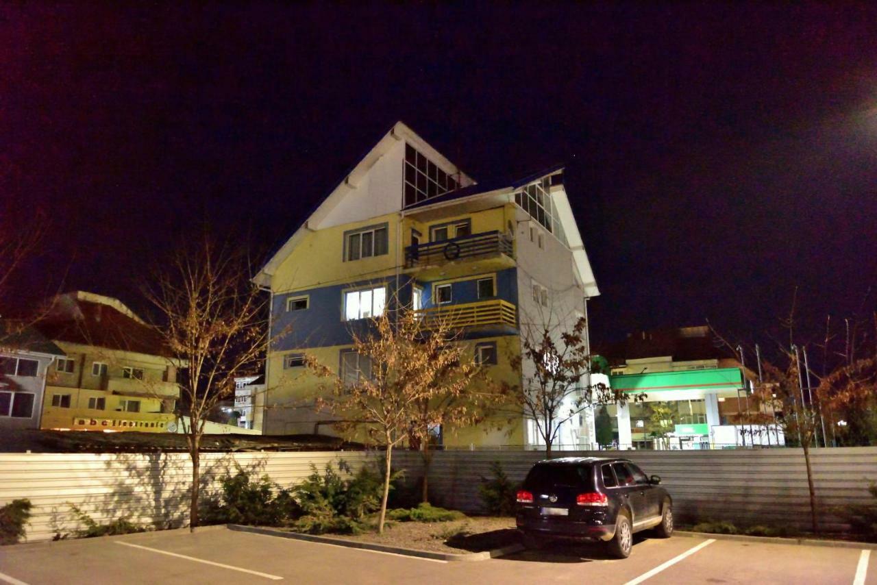 Pensiunea La Safari Târgu Neamț Buitenkant foto